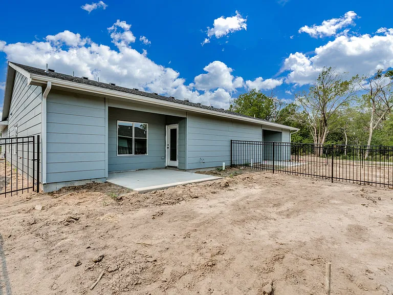 Cypress Glen — Photo 16