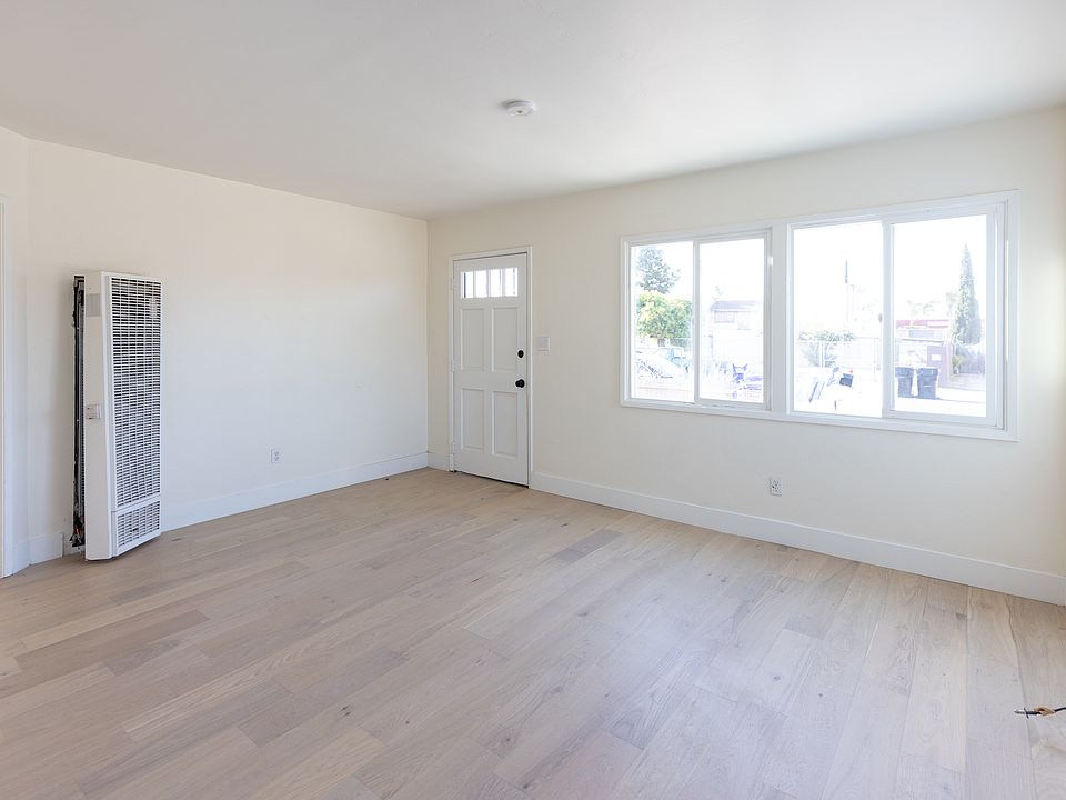 1st image of 1819 Dahlia Ave