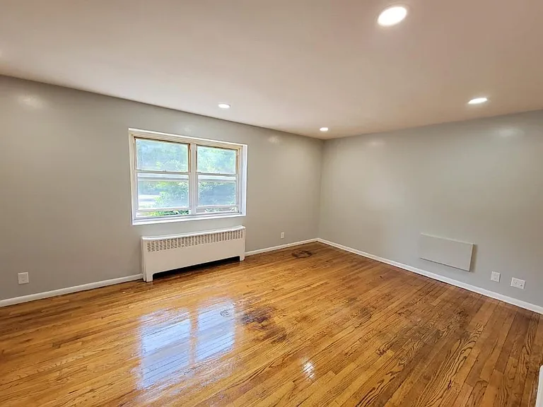595-594 Elizabeth Ave #2A — Photo 3