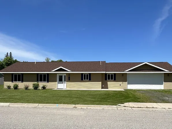 502 1st St SE, Baudette, MN 56623