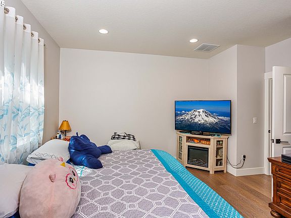 2nd image of 2216 NE Brendan Cir