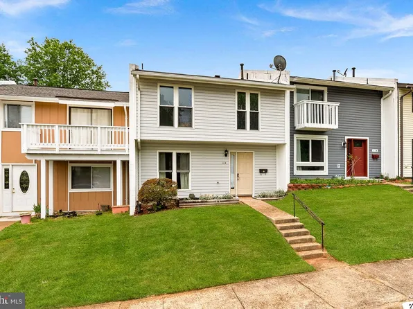 112 Richland Cir, Sterling, VA 20164