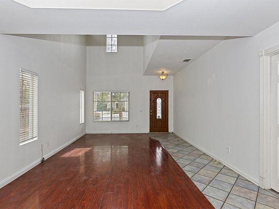4th image of 14604 Nelson Ave