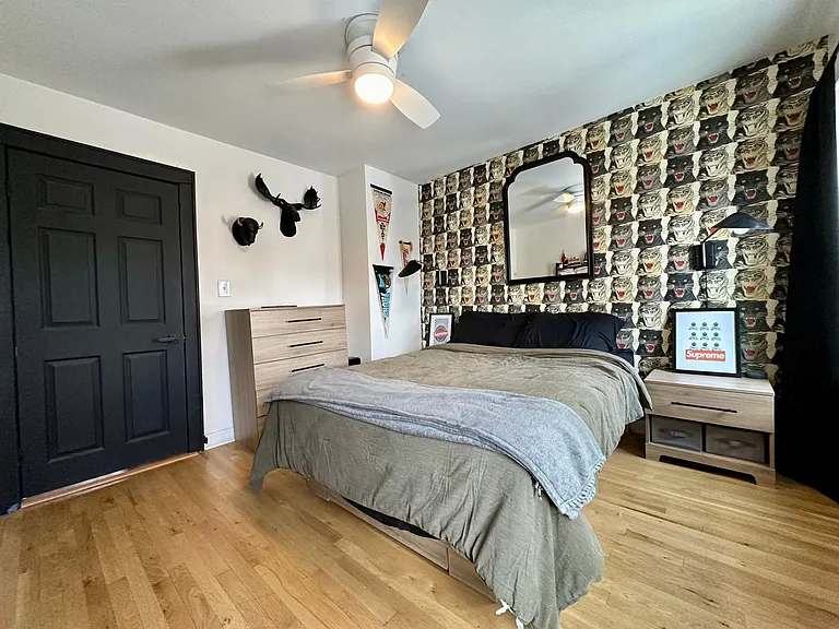 1162 Summit St — Photo 15