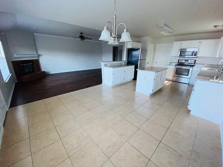 2918 Hilton Head Dr — Photo 17