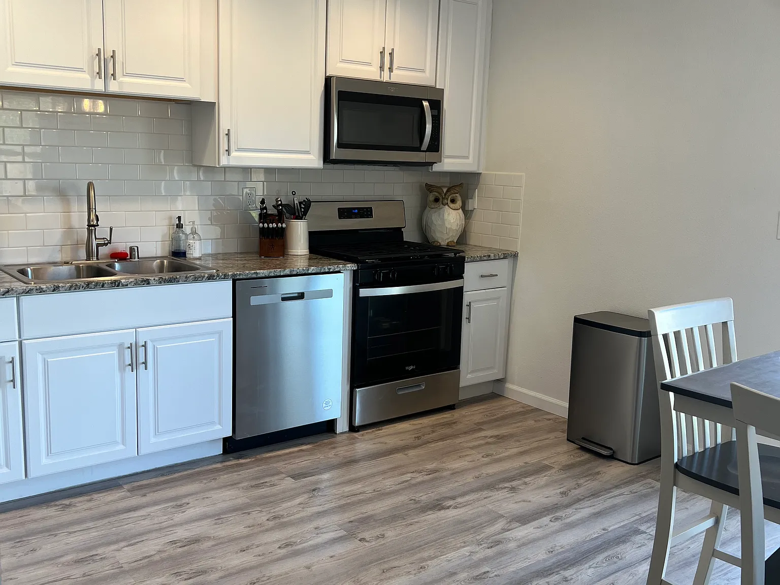 3 bed, 1176 sqft, $2,800 — Photo 3
