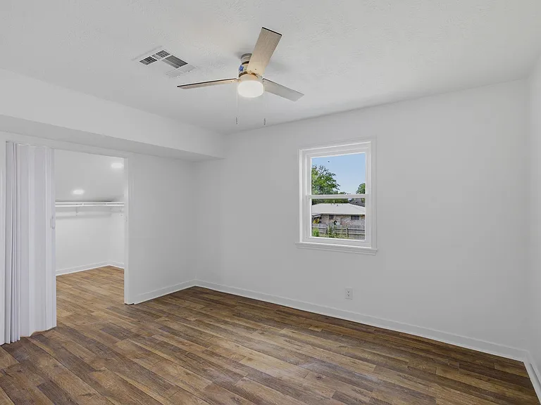 708 Alabama St — Photo 10