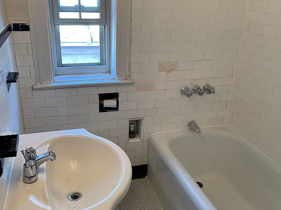 3rd image of 59 Belmont Ave #3