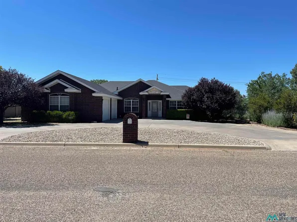 1324 Oakwood Cir, Portales, NM 88130