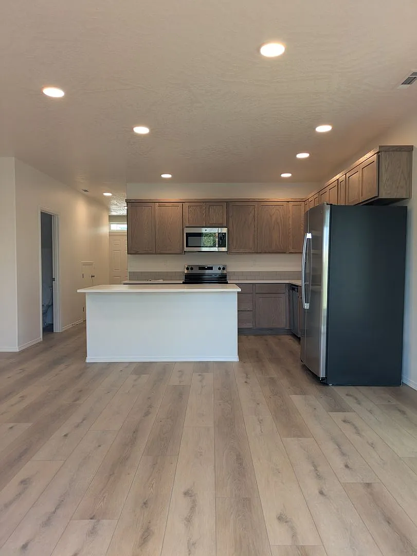 Brand New Corner Townhome! — Photo 4