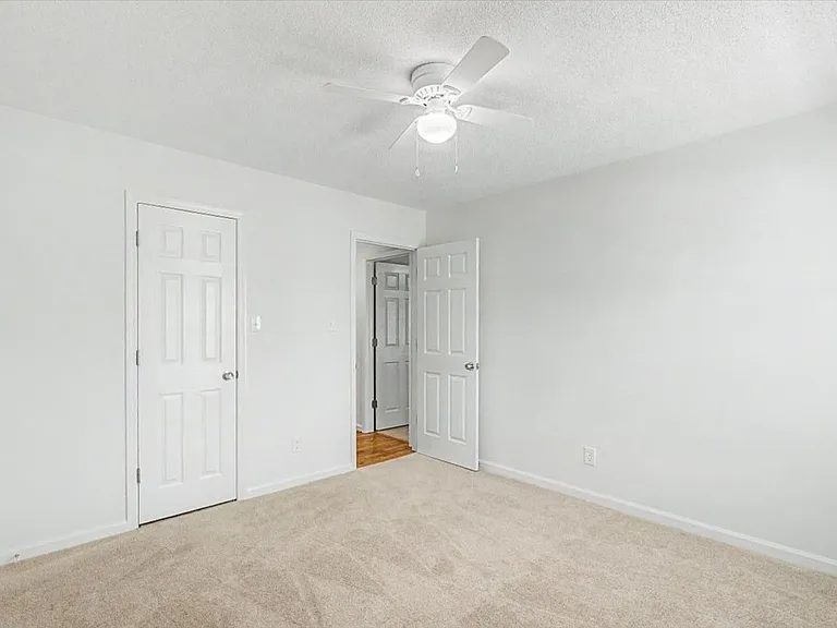 85 S Oak Rd — Photo 24