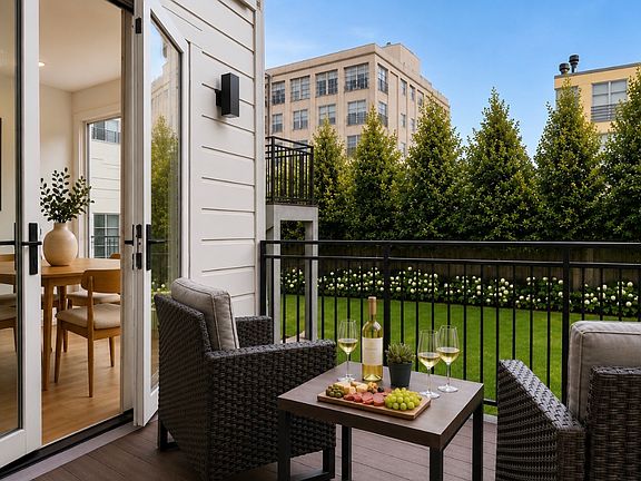 2nd image of 572 Chestnut St #576