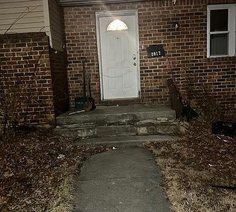 2nd image of 3012 Dupont Ave