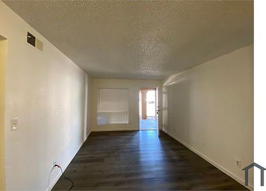3rd image of 327 E Vine Cir APT 102