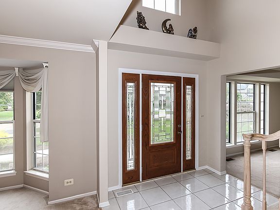 3rd image of 257 Village Ln