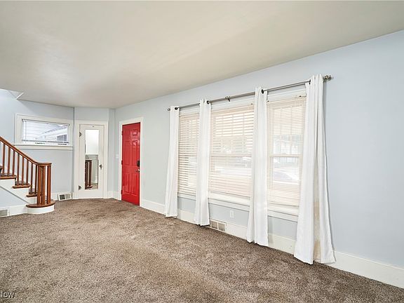 4th image of 590 Orchard Ave