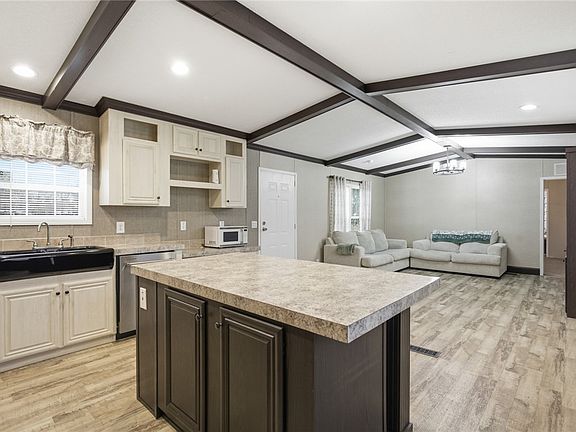 4th image of 115 Blue Ridge Riding Club Rd