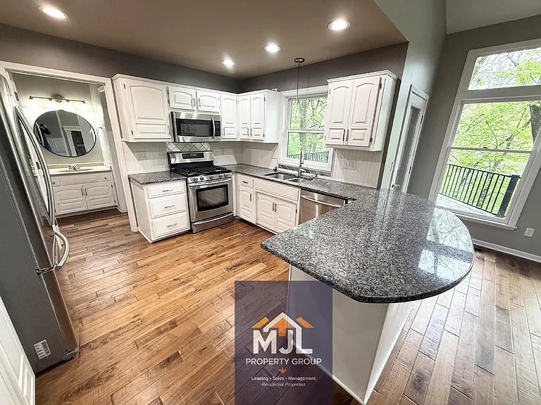 15601 Maple St — Photo 8
