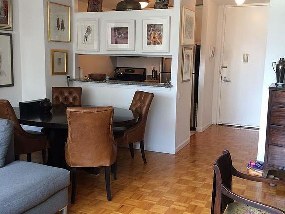 3rd image of 45 W 67th St APT 25C