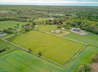 3407 Main Rd, Tiverton, RI 02878