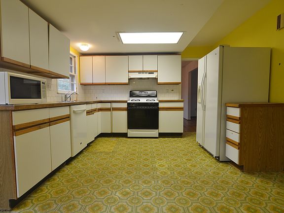 3rd image of 4626 Willet Dr