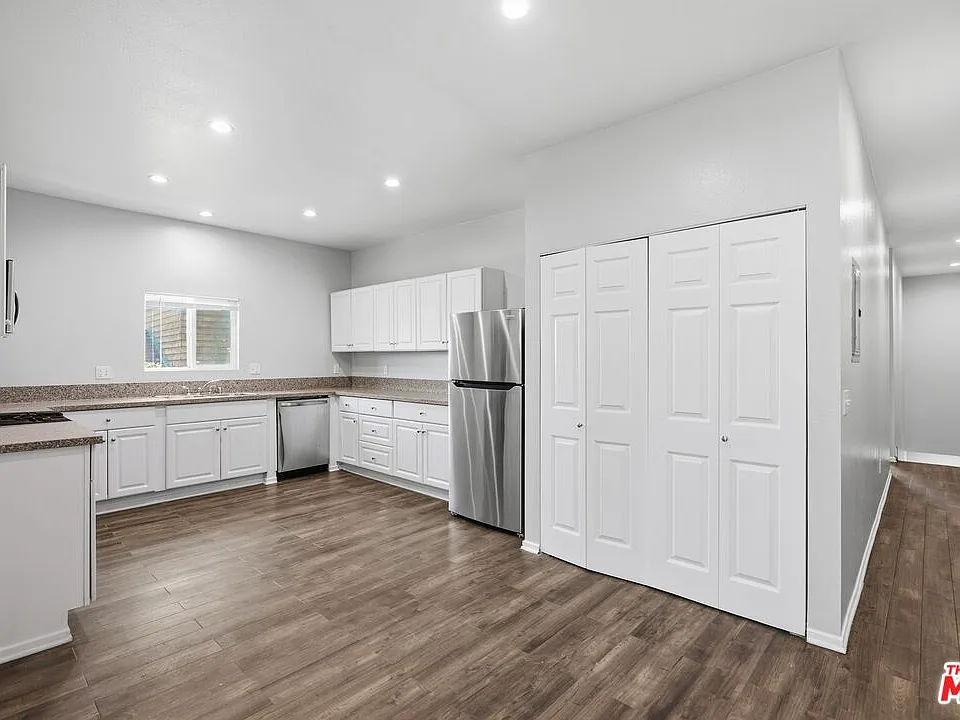 171 E 35th St #173-1/2