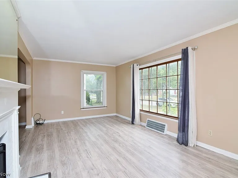 1408 Winston Rd — Photo 5