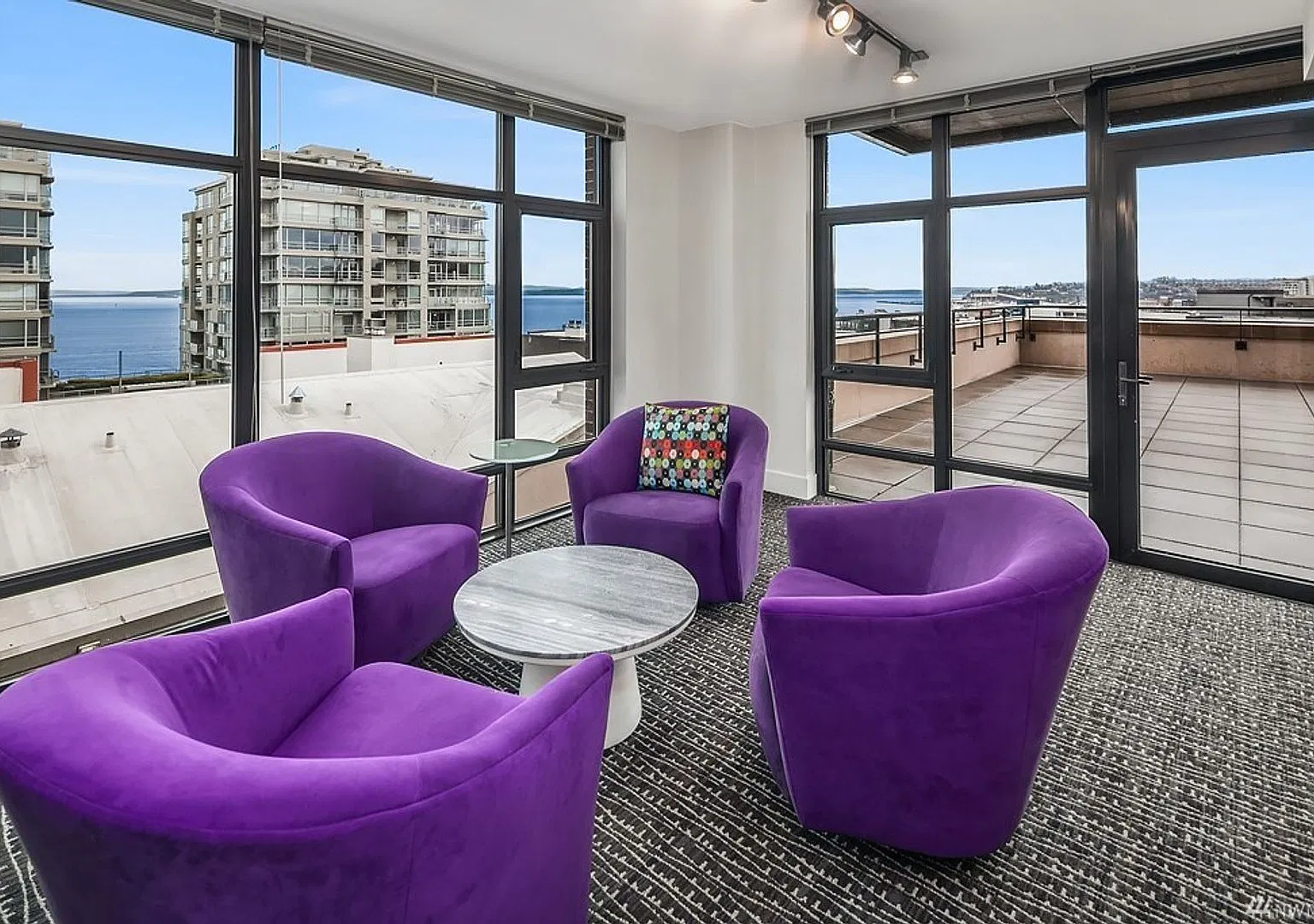 Views Views Views Floor to ceiling windows and views of Puget Sound! — Photo 3