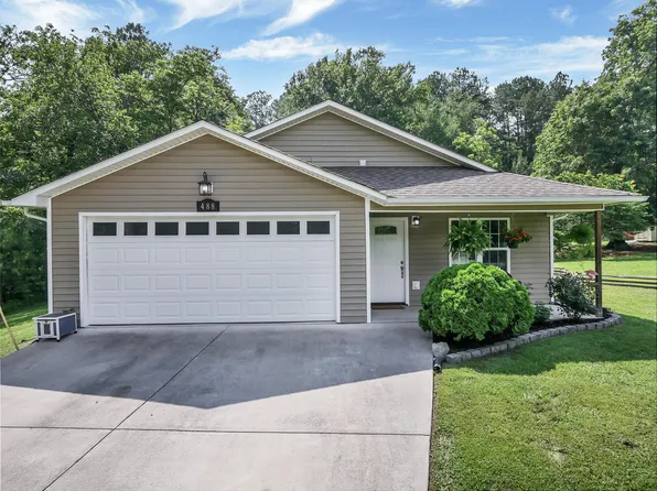 488 Dry Valley Rd, Rossville, GA 30741