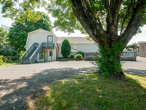 2nd image of 2824 Dogwood Pl