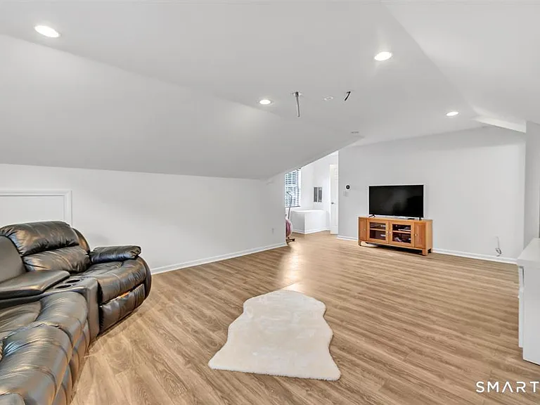 171 Henderson Rd — Photo 28