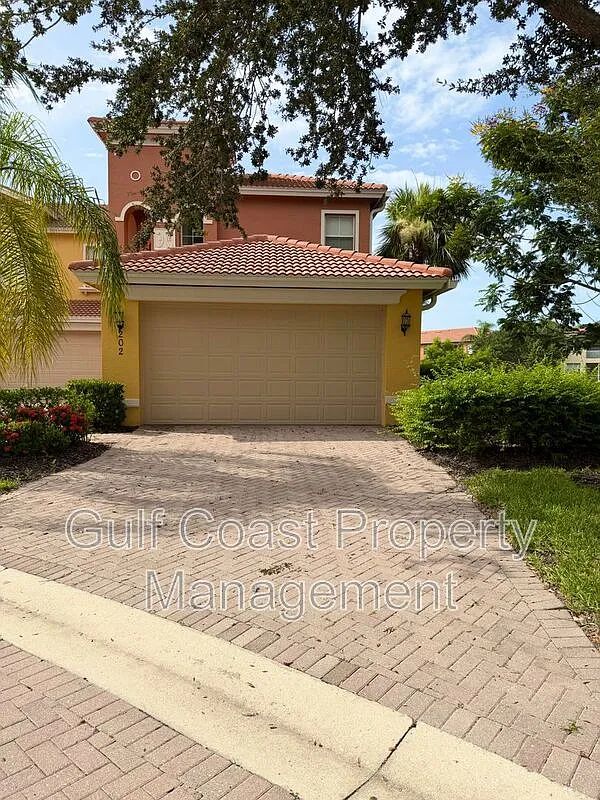 2 bed, 2.0 bath, 1688 sqft, $2,000 — Photo 2