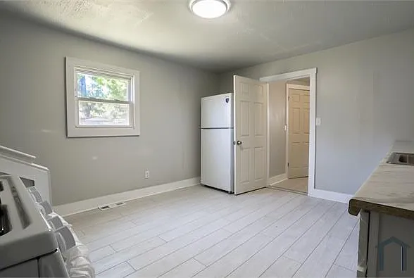5003 Dalton Ave — Photo 5