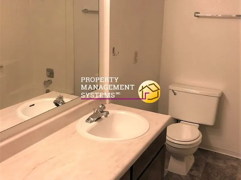 1042 E Quail Vista Ct #H — Photo 7