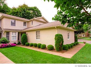 25 Creek Rdg, Pittsford, NY 14534