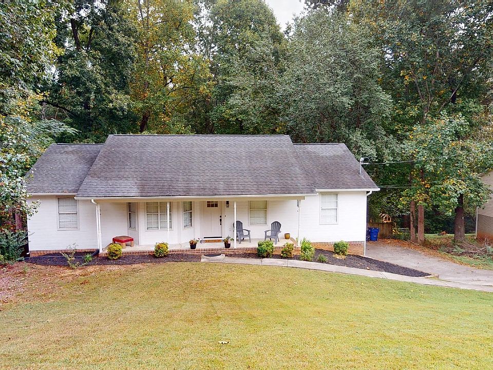 1st image of 352 Fairhill Dr NE