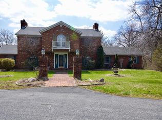 1 Heritage Manor Dr, Fairview Heights, IL 62208