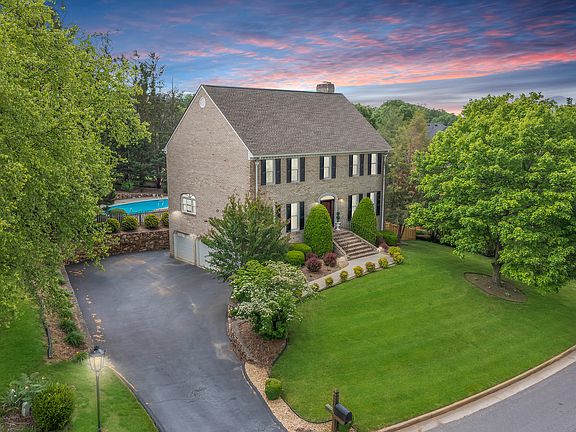 2nd image of 8325 Cardington Dr