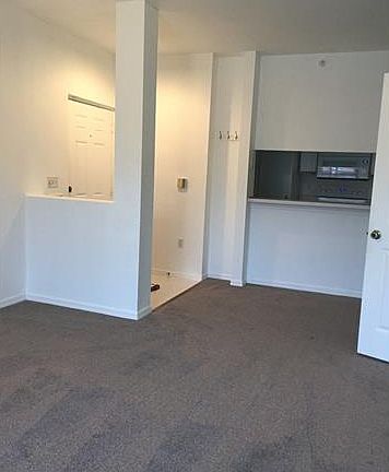 2nd image of 6300 Aragon Way APT 206