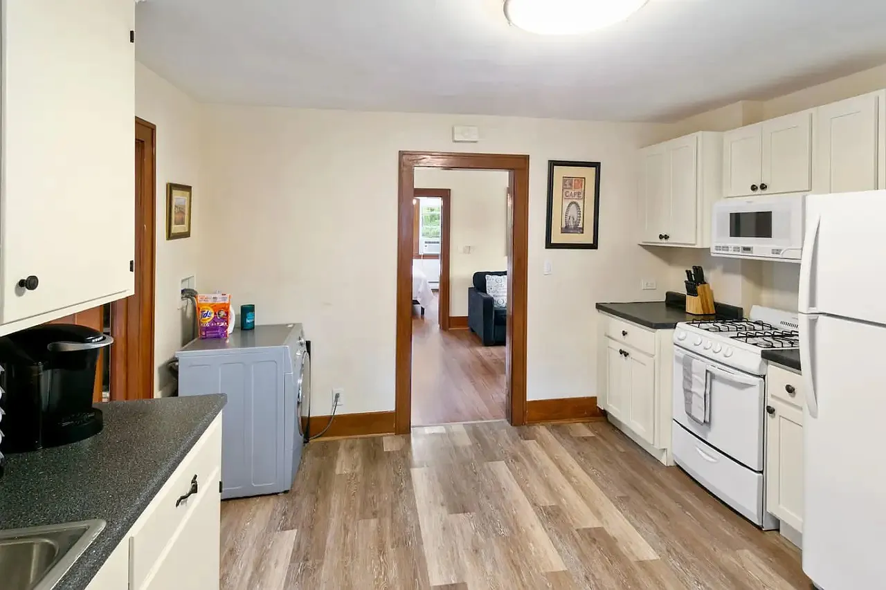 1 bed, 700 sqft, $2,500 — Photo 1