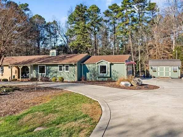4505 Indian Wells Dr, Greensboro, NC 27406