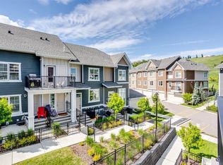 607 NW Cranbrook Walk SE, Calgary, AB T3M2V5