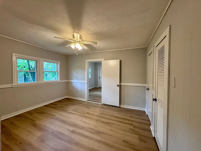 2415 A&b Maple Rd SE — Photo 5