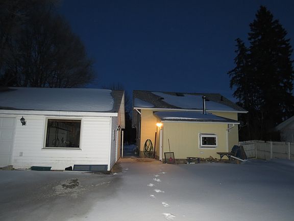 3rd image of 110 Deleglise St