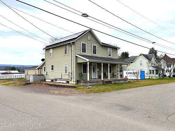 3rd image of 1500 2nd Ave