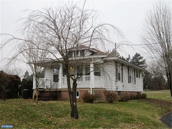 328 New Holland Ave photo 1
