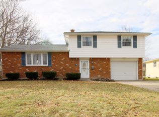 10 Gaspe Dr, Amherst, NY 14228