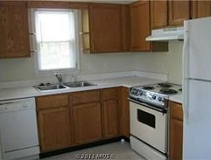4th image of 1212 Potomac Ave
