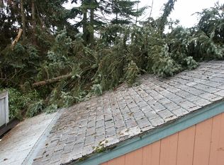 9041 Meridian Pl N, Seattle, WA 98103