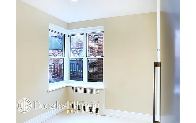 Sold by Douglas Elliman | media 15